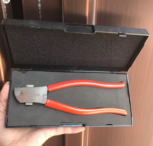 🔑 آلة قص ونسخ المفاتيح الاحترافية